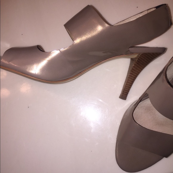 MK HEELS. EUC♥️ - Picture 4 of 5